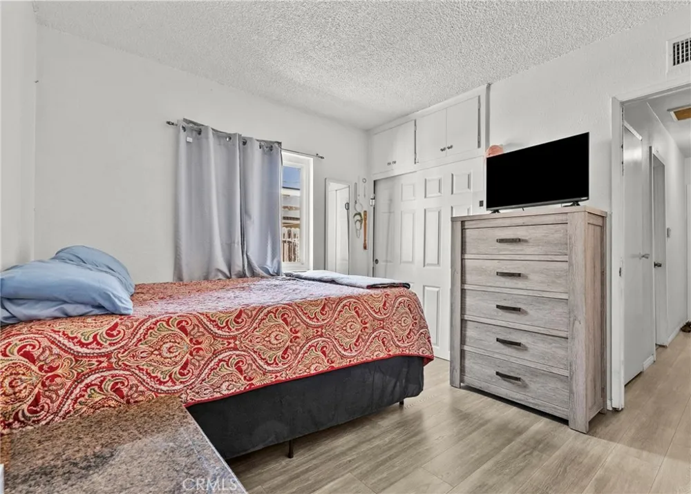 11924 Chadron Avenue San Fernando, CA 91340