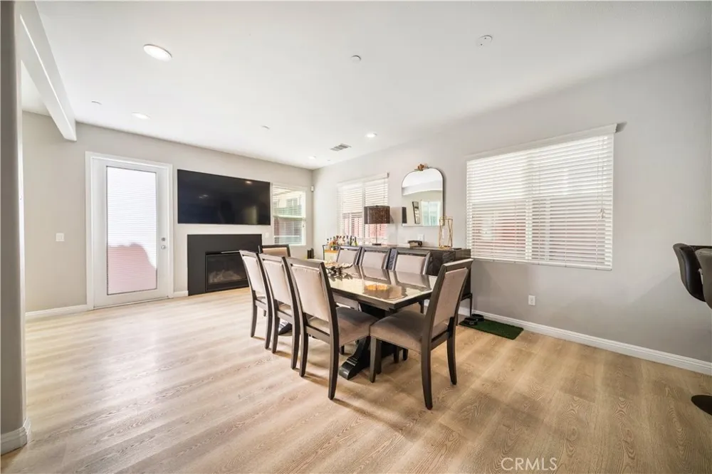 851 Christian Court Upland, CA 91784