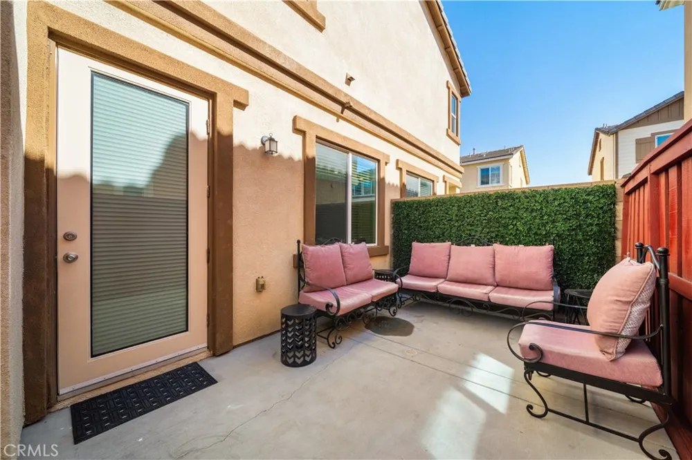851 Christian Court Upland, CA 91784