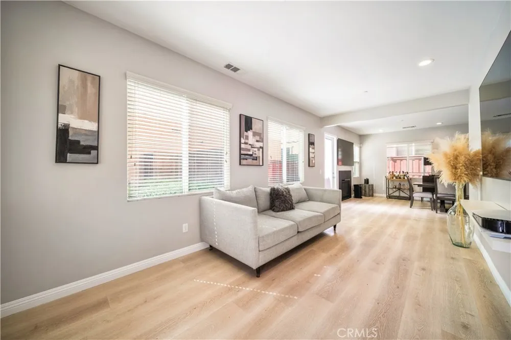 851 Christian Court Upland, CA 91784