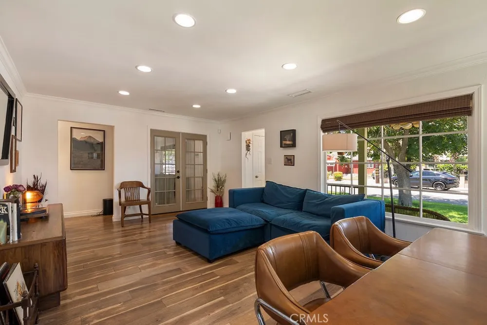 346 W Artesia Pomona, CA 91768