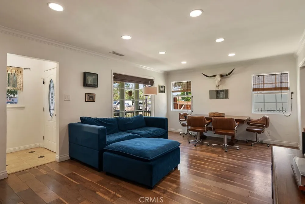 346 W Artesia Pomona, CA 91768