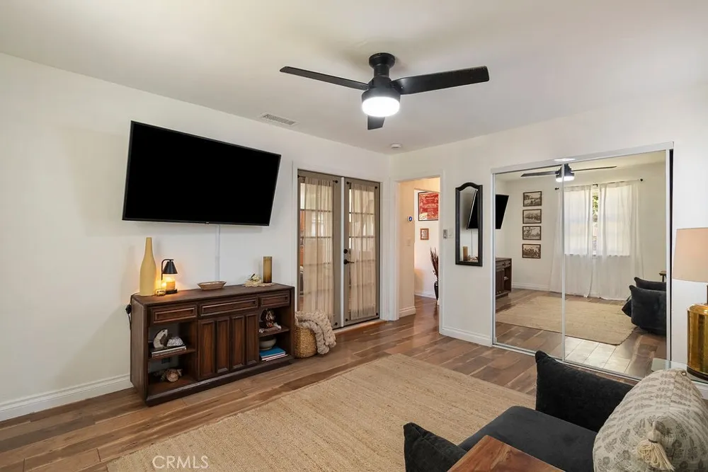 346 W Artesia Pomona, CA 91768