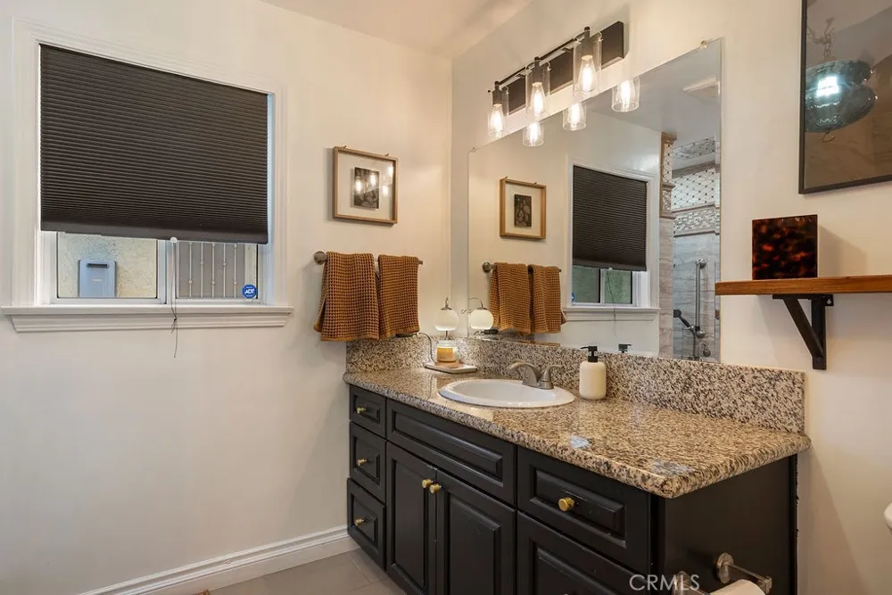 346 W Artesia Pomona, CA 91768