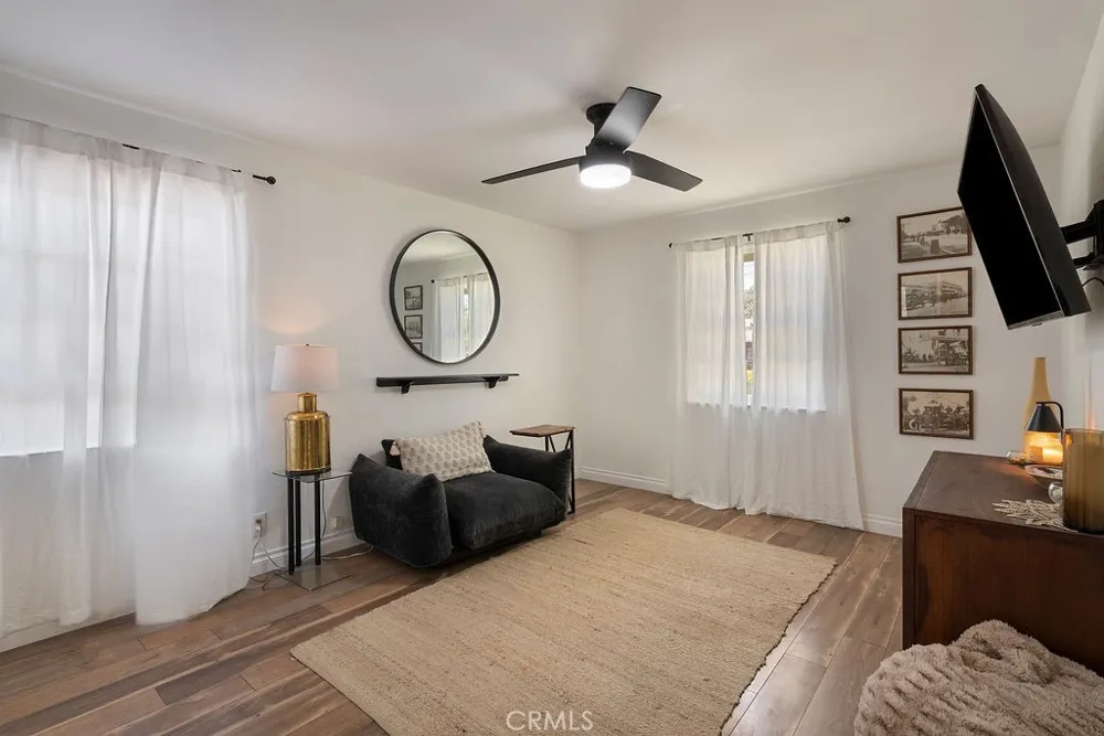 346 W Artesia Pomona, CA 91768