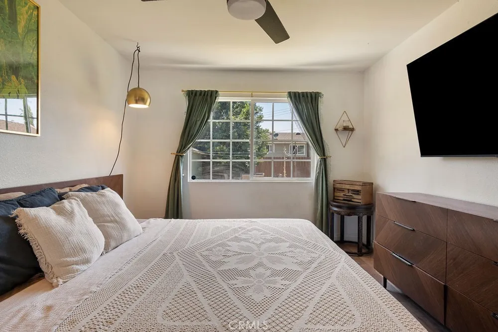 346 W Artesia Pomona, CA 91768