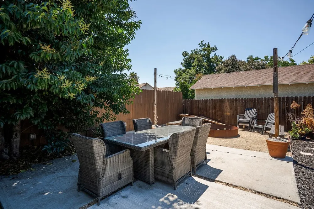 346 W Artesia Pomona, CA 91768
