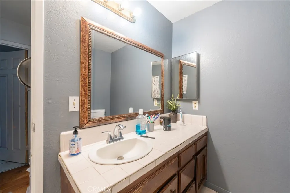 12852 Court Garden Grove, CA 92841