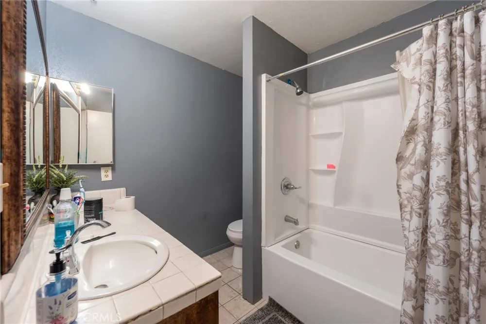 12852 Court Garden Grove, CA 92841