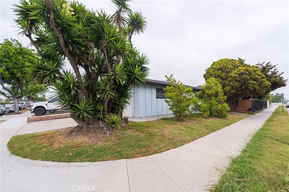 12852 Court Garden Grove, CA 92841