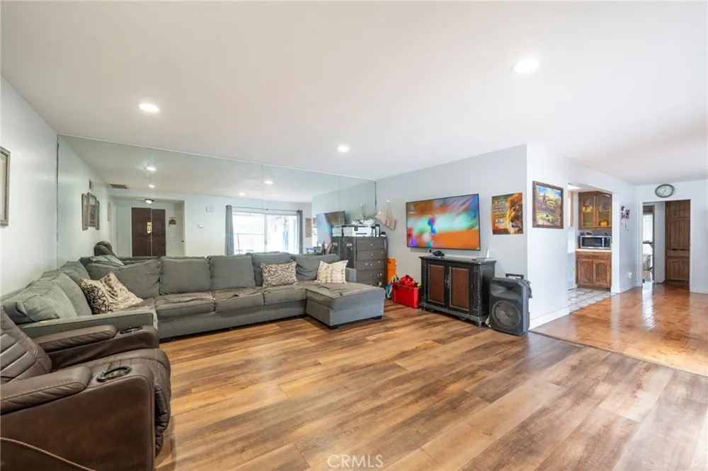 12852 Court Garden Grove, CA 92841