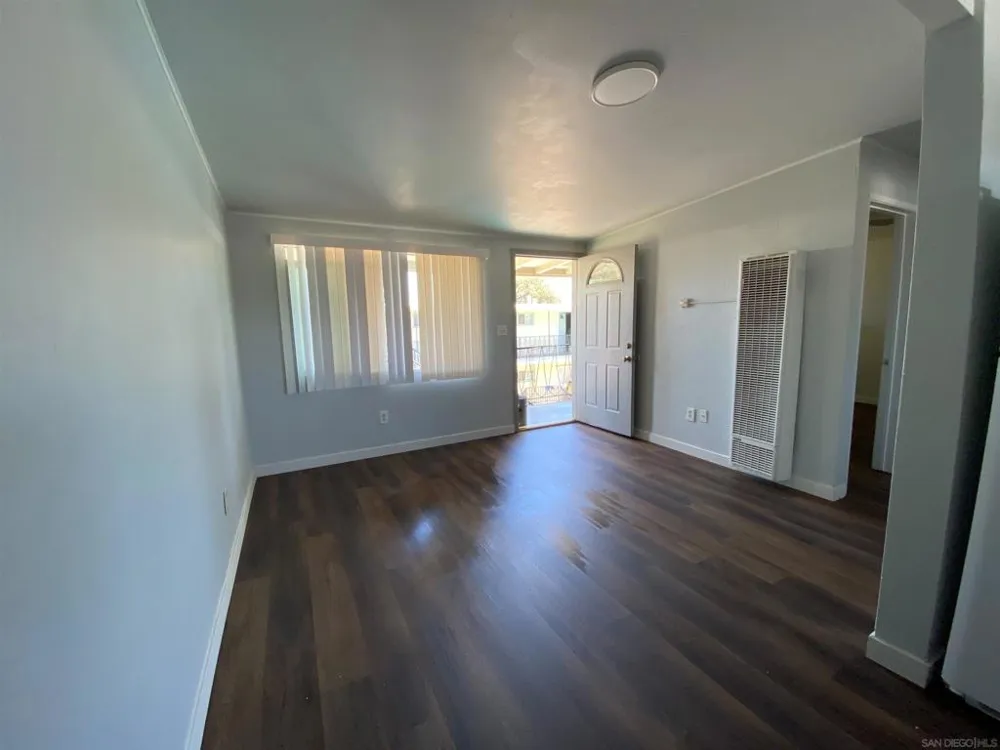 532 1st St #I El Cajon, CA 92021