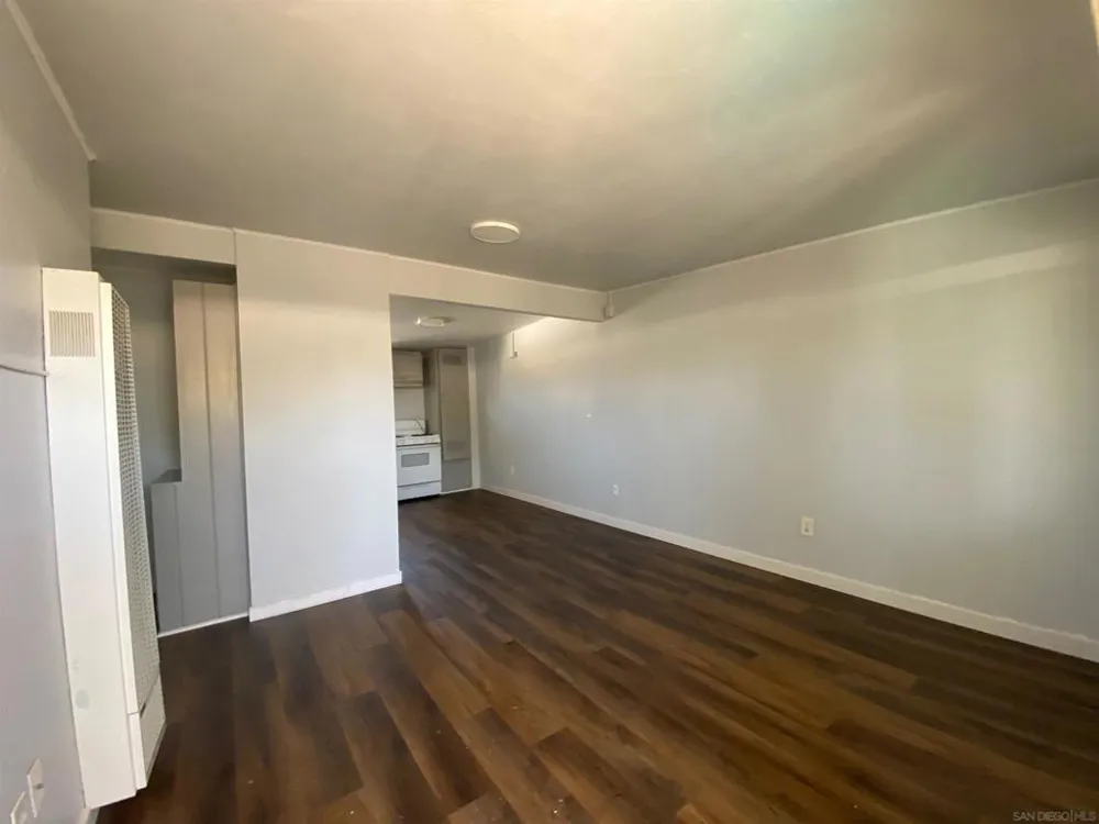 532 1st St #I El Cajon, CA 92021