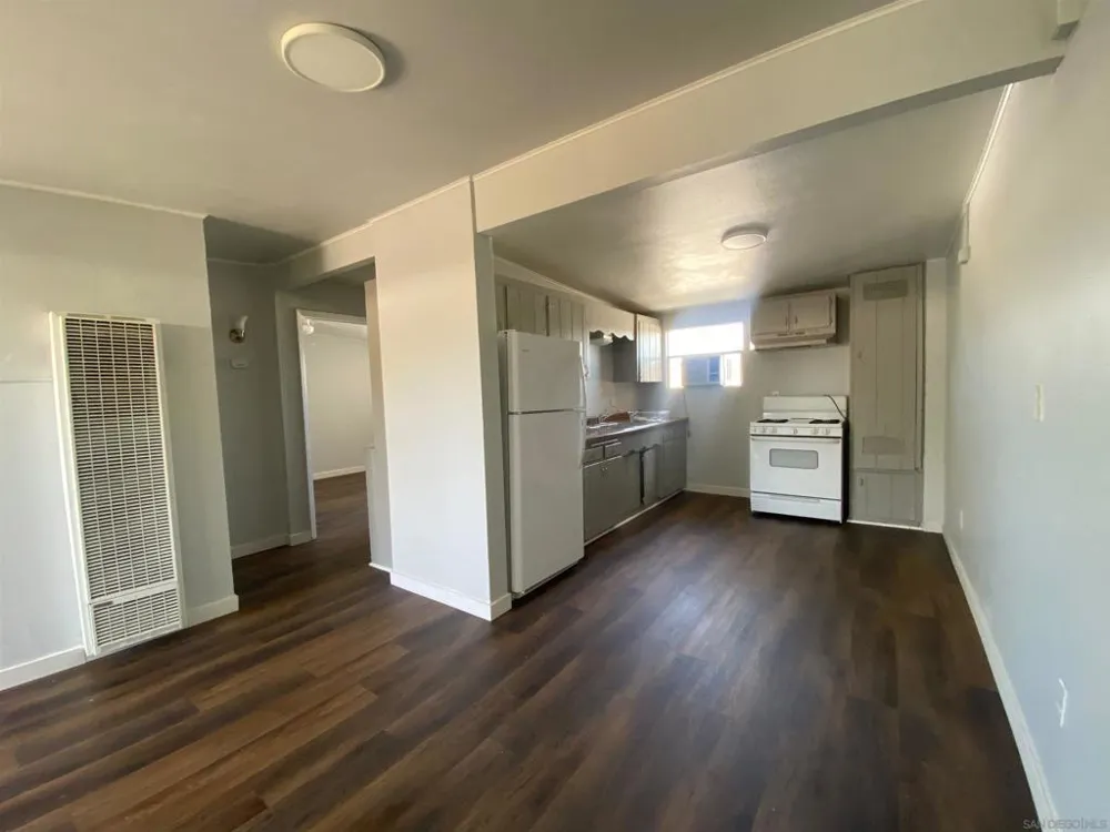 532 1st St #I El Cajon, CA 92021
