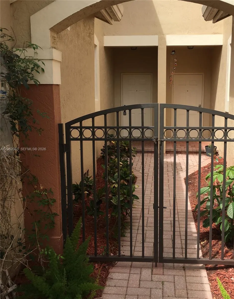 4258 Vineyard Cir Weston, FL 33332