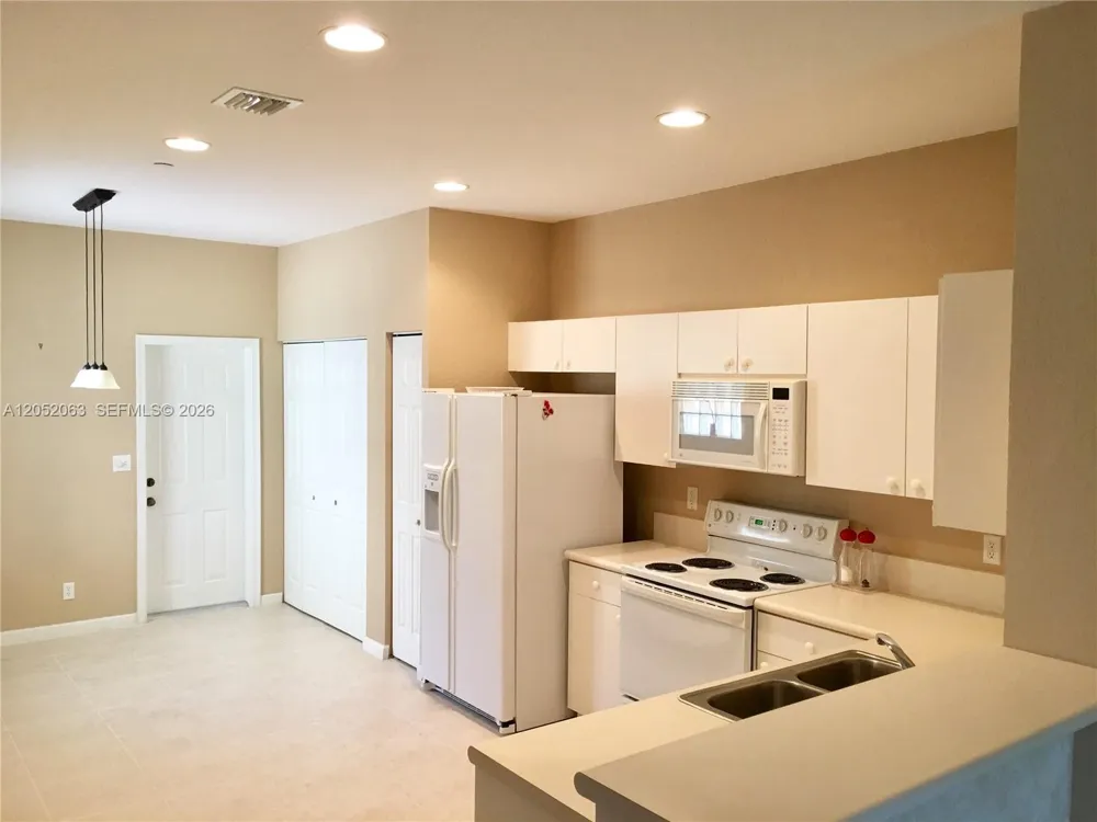 4258 Vineyard Cir Weston, FL 33332