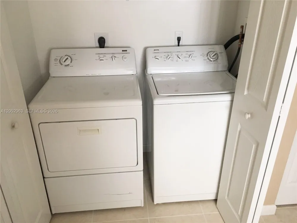4258 Vineyard Cir Weston, FL 33332