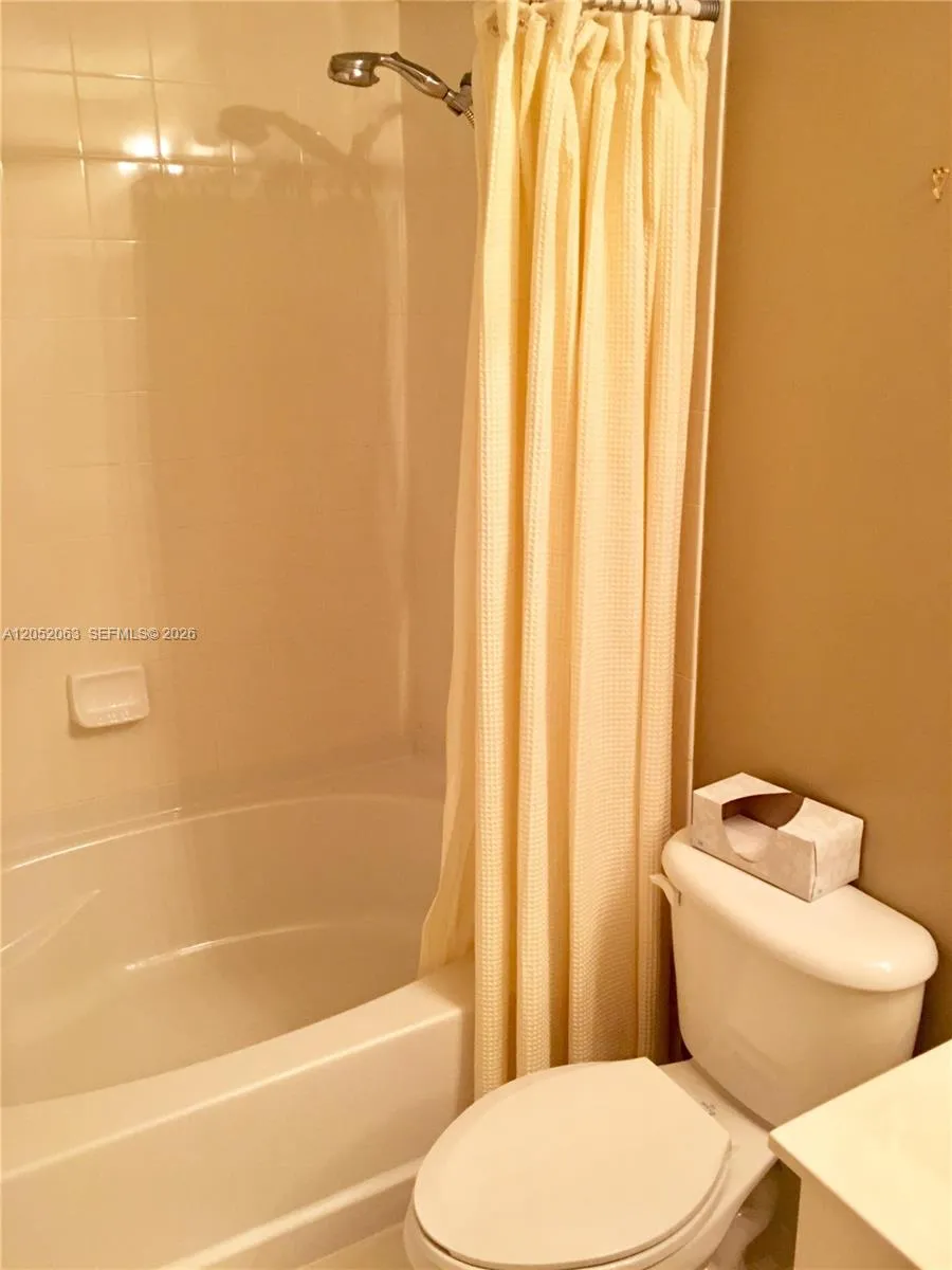 4258 Vineyard Cir Weston, FL 33332
