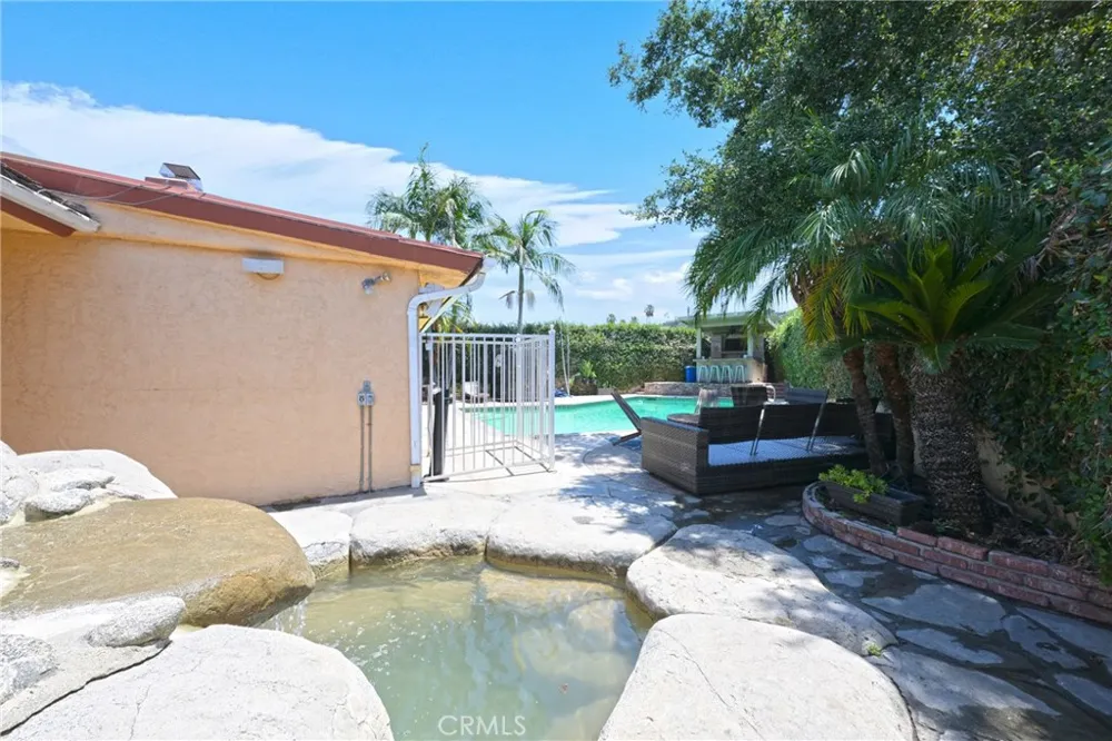 512 S Shouse Covina, CA 91724