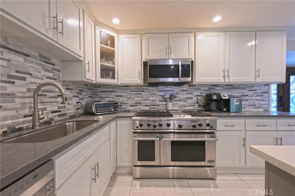 512 S Shouse Covina, CA 91724