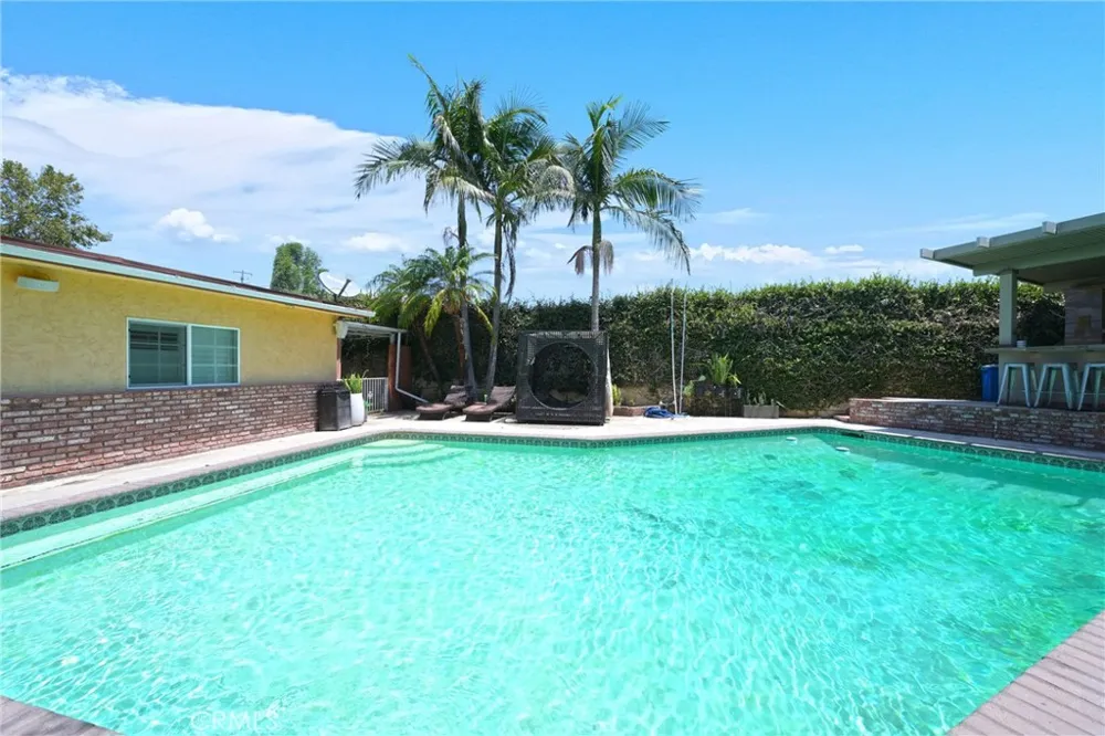 512 S Shouse Covina, CA 91724