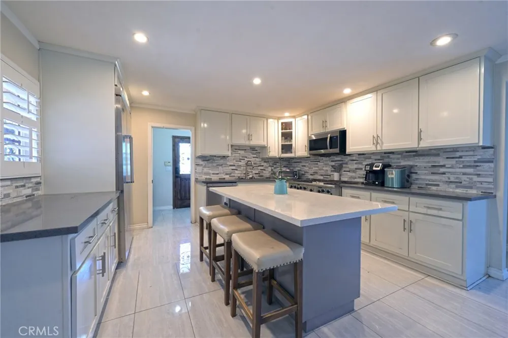 512 S Shouse Covina, CA 91724
