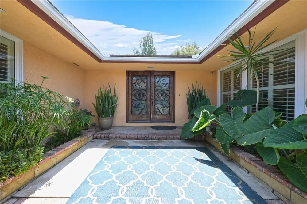 512 S Shouse Covina, CA 91724