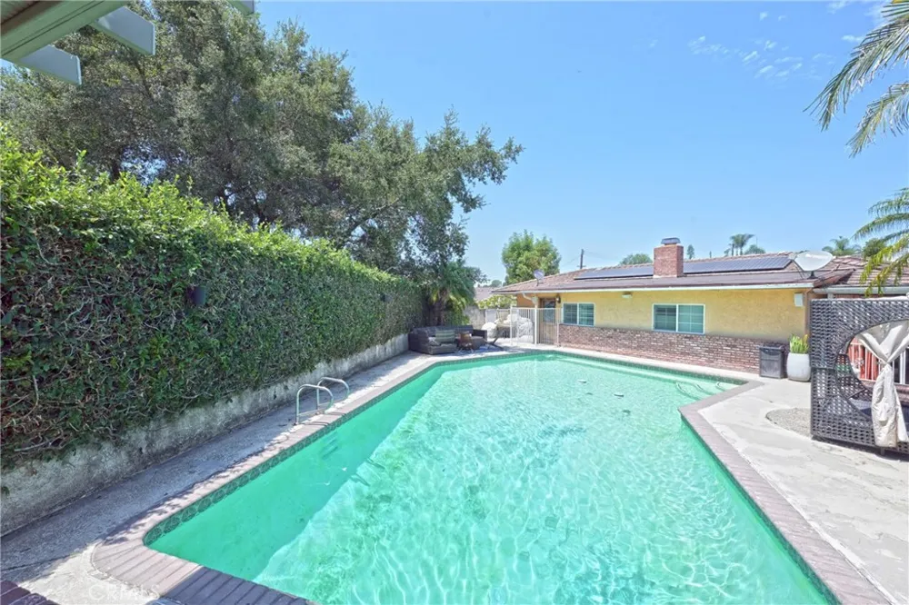 512 S Shouse Covina, CA 91724