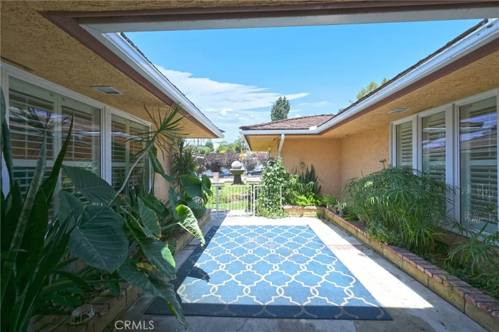512 S Shouse Covina, CA 91724