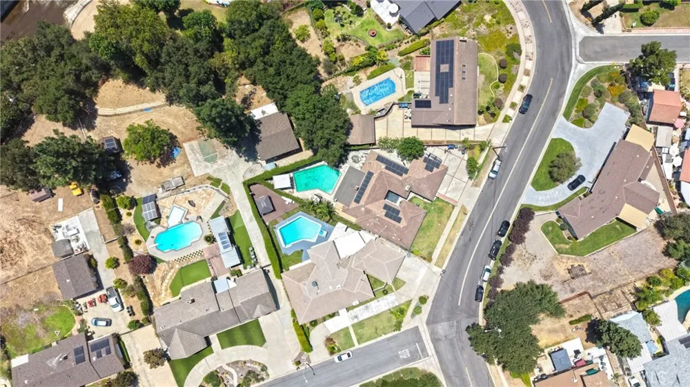 512 S Shouse Covina, CA 91724