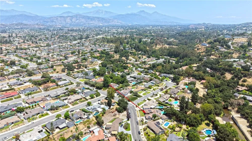 512 S Shouse Covina, CA 91724