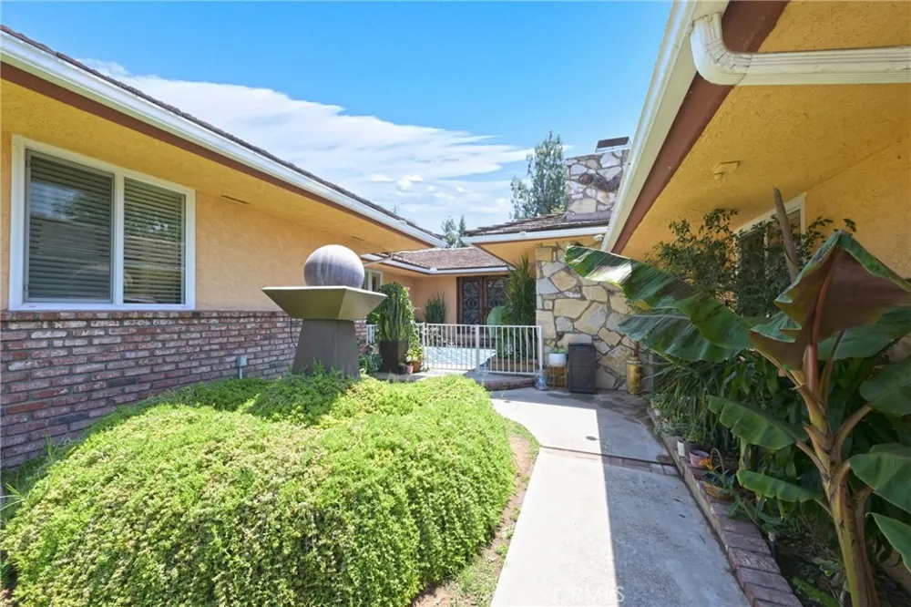 512 S Shouse Covina, CA 91724