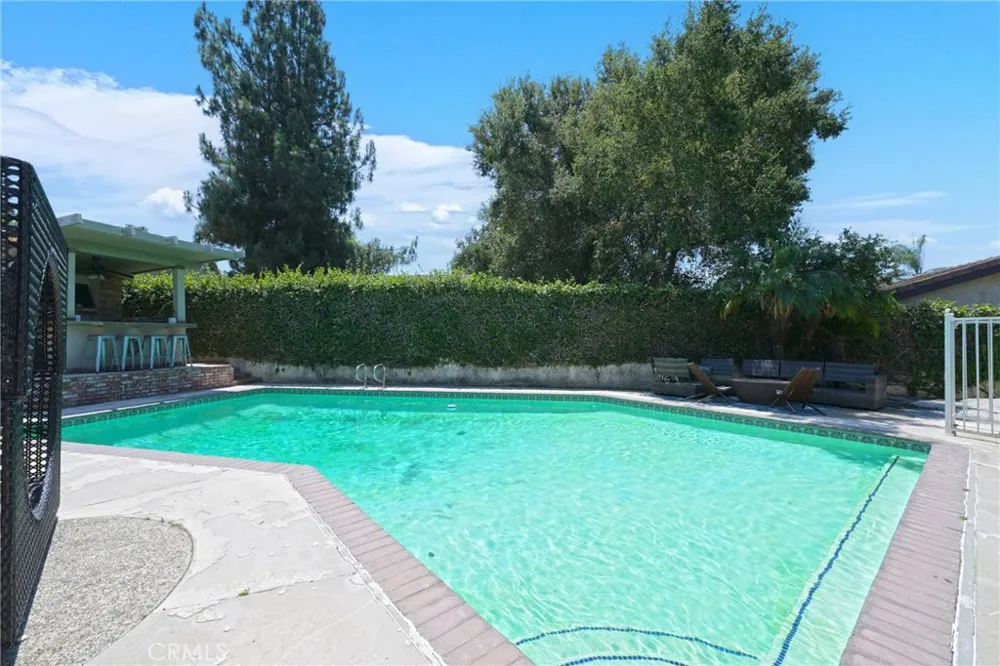 512 S Shouse Covina, CA 91724
