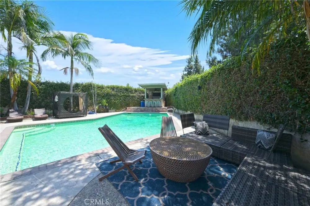 512 S Shouse Covina, CA 91724