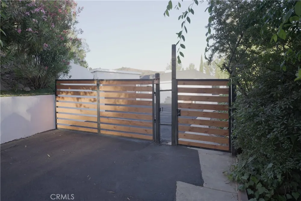2600 Topanga Skyline Topanga, CA 90290