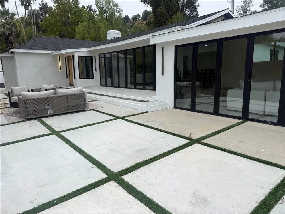 2600 Topanga Skyline Topanga, CA 90290