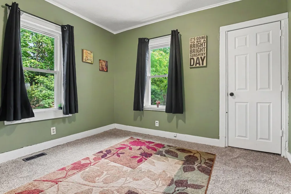 212 S Lowe Street Dowagiac, MI 49047