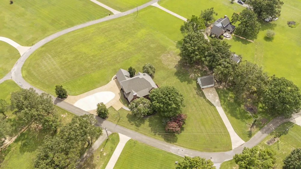 245 NELLIE LN Savannah, TN 38372