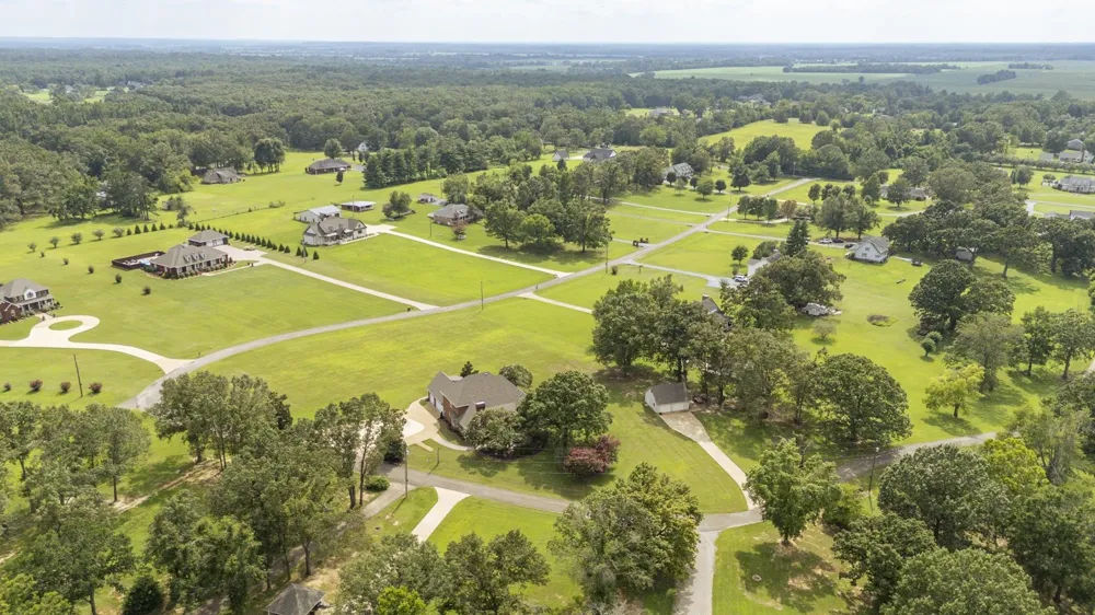 245 NELLIE LN Savannah, TN 38372