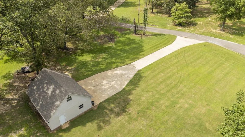 245 NELLIE LN Savannah, TN 38372