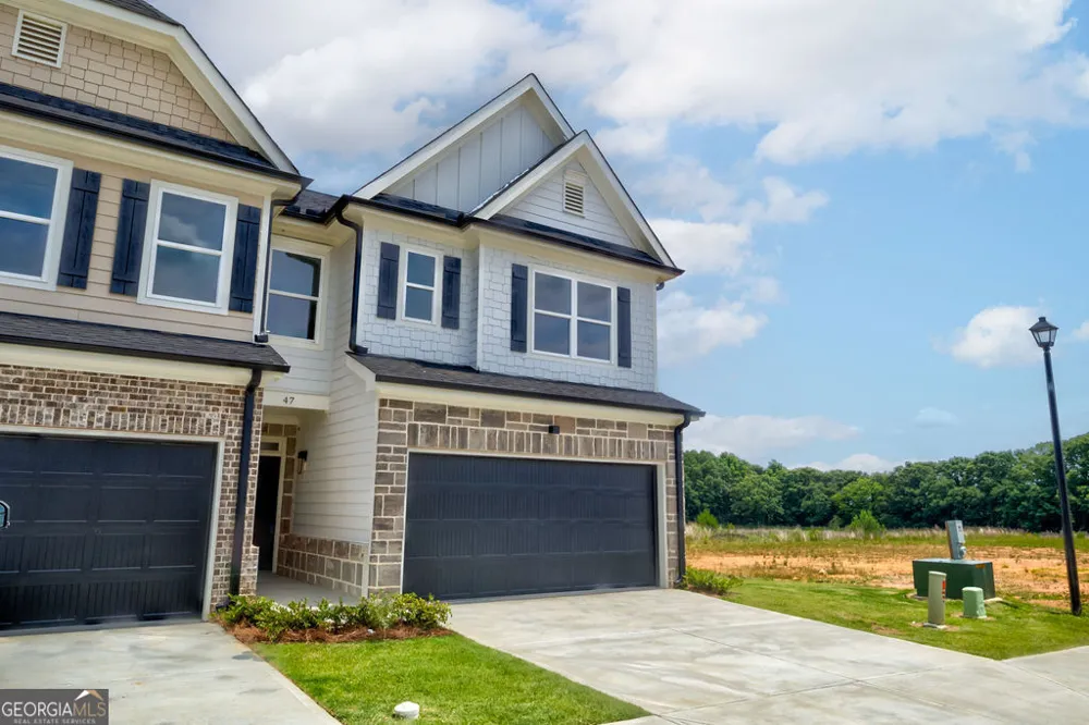 47 Crest DR Hartwell, GA 30643