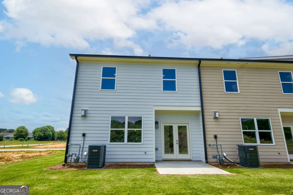 47 Crest DR Hartwell, GA 30643