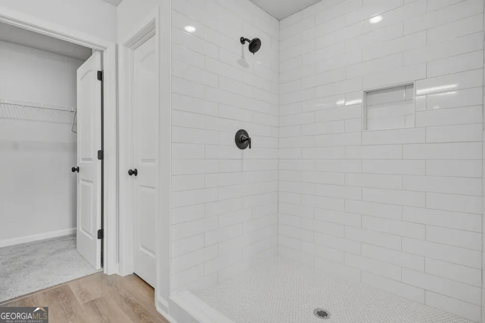 47 Crest DR Hartwell, GA 30643