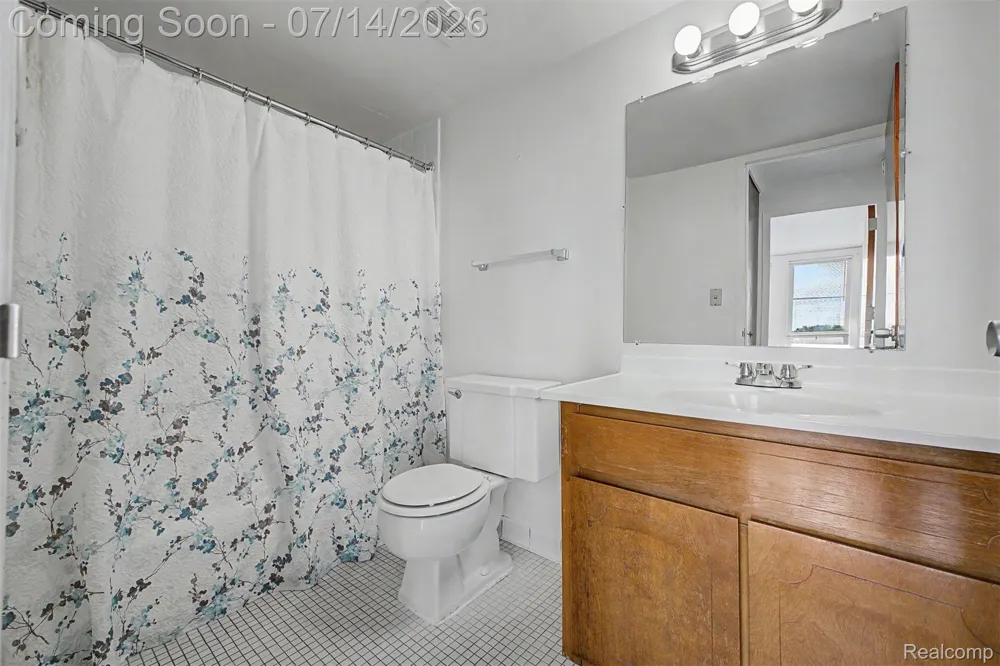 22700 Garrison Street #707 Dearborn City, MI 48124