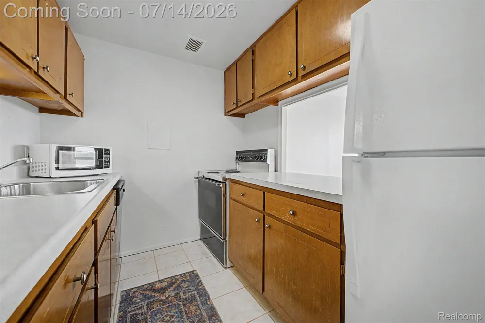 22700 Garrison Street #707 Dearborn City, MI 48124