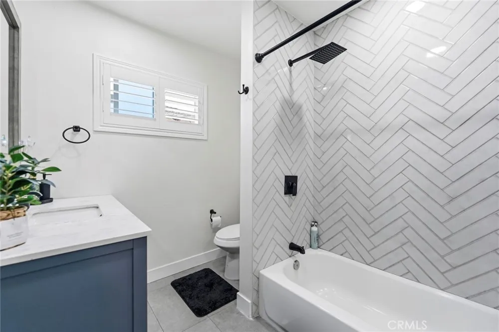 1111 Calera Covina, CA 91722
