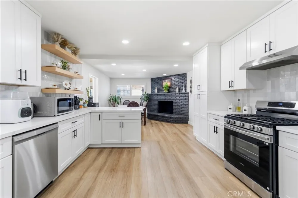 1111 Calera Covina, CA 91722