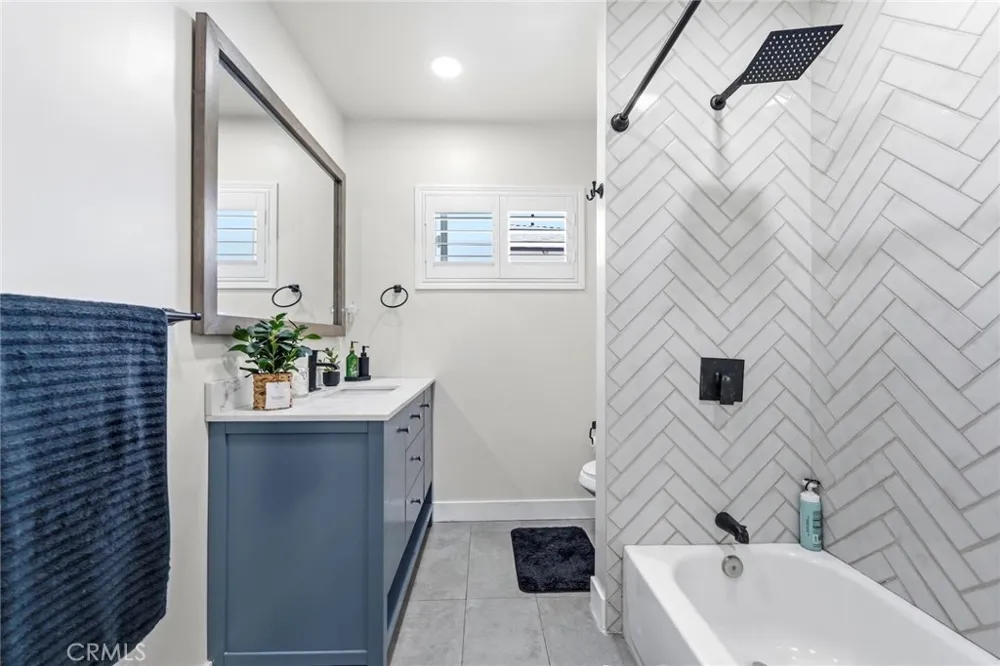 1111 Calera Covina, CA 91722