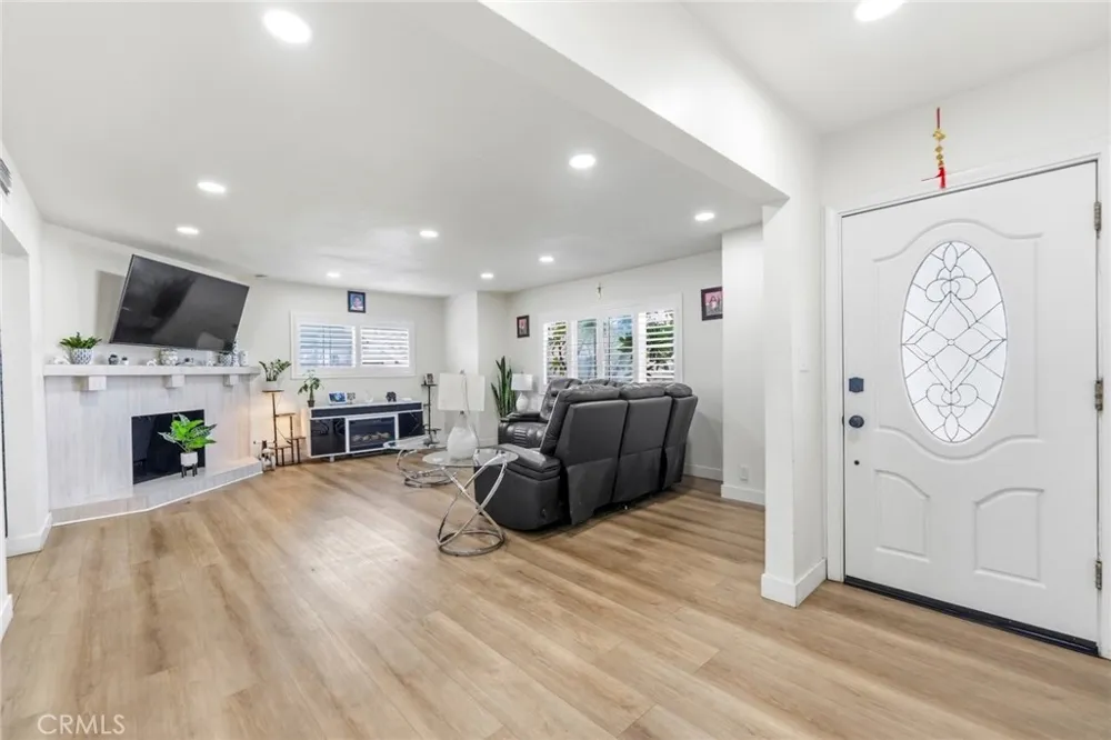 1111 Calera Covina, CA 91722