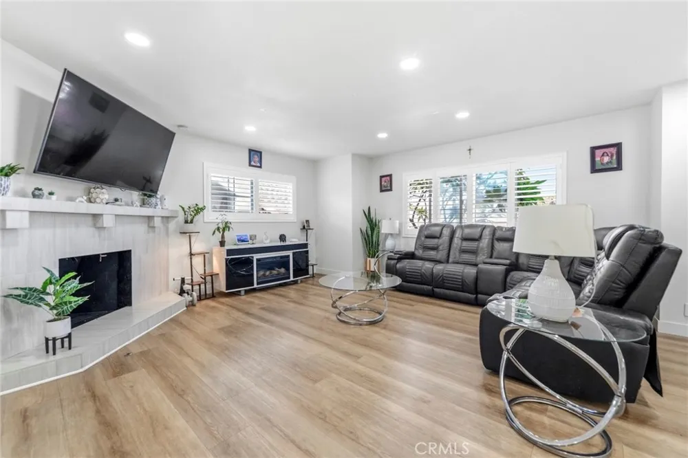 1111 Calera Covina, CA 91722